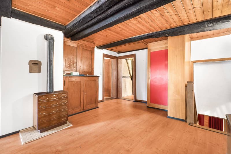 EXKLUSIVES LANDHAUS MIT GESCHICHTE – IDEAL FÜR MEHRGENERATIONSWOHNEN IN STEINMAUR (8)