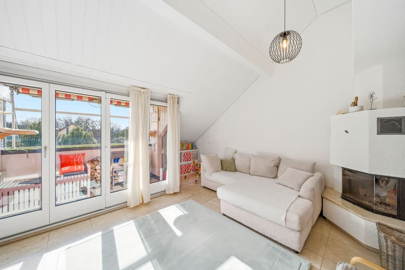 CONFORT DE VIE SUR DEUX NIVEAUX - DUPLEX DE 4.5 PIÈCES À QUELQUES MINUTES DE LA VILLE (2)