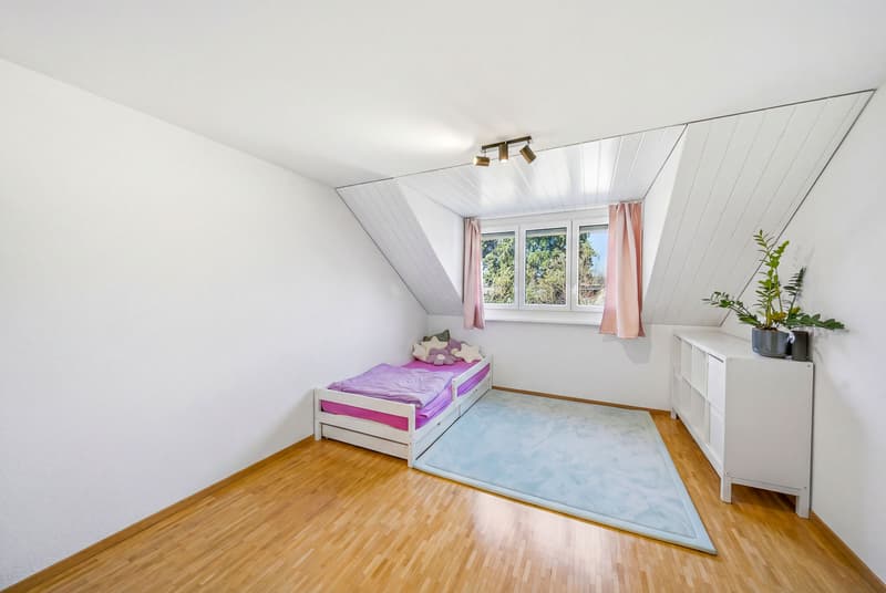 CONFORT DE VIE SUR DEUX NIVEAUX - DUPLEX DE 4.5 PIÈCES À QUELQUES MINUTES DE LA VILLE (4)