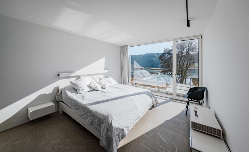 CASA A SCHIERA CON VISTA LAGO E TERRAZZA DI 88 M² A HINTERKAPPELEN (3)