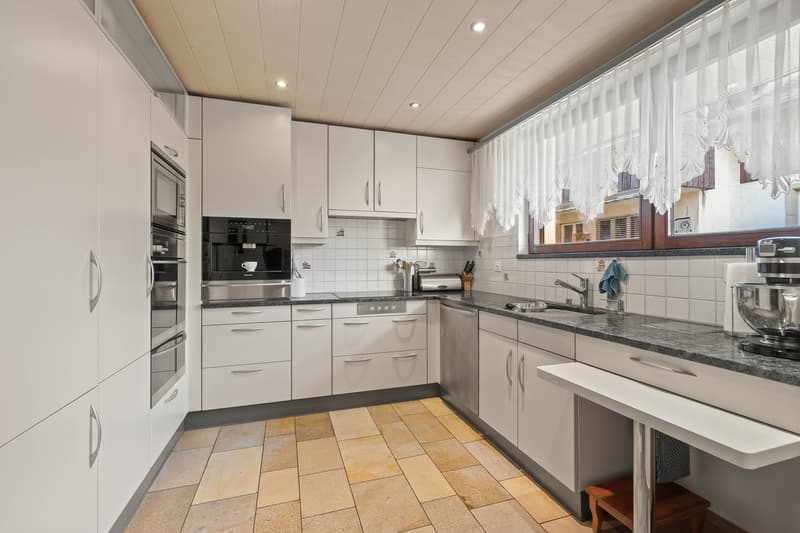 CHARMANTES 7.5 ZIMMER ECKEINFAMILIENHAUS MIT VIELSEITIG NUTZBAREM STUDIO (4)