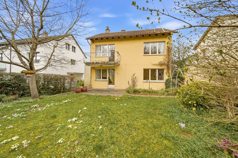 PROXIMITY TO THE CITY MEETS TRANQUILLITY A FAMILY HOME WITH DEVELOPMENT POTENTIAL IN OLTEN (7)