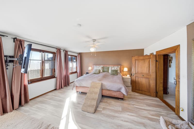 SYMBIOSE ZWISCHEN KLASSIK & KOMFORT - 7.5 ZIMMER HAUS MIT EINLIEGERWOHNUNG (4)