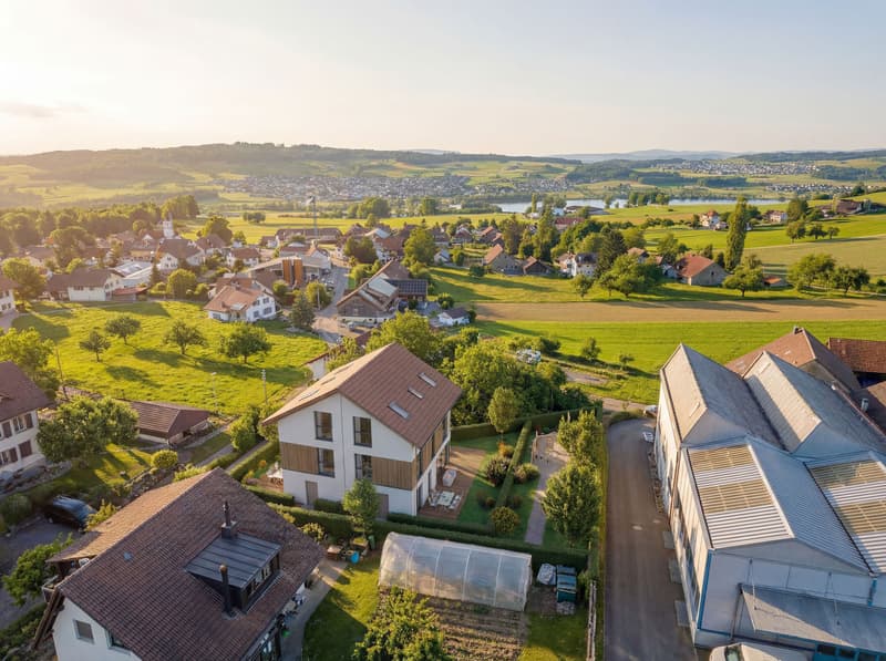865 M² WOHNBAULAND IN ERHÖHTER LAGE NAHE HALLWILERSEE (2)
