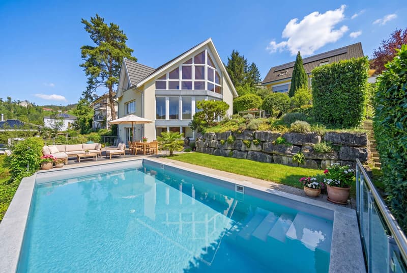 ZEITLOSES ARCHITEKTENHAUS MIT POOL UND EINLIEGERWOHNUNG (1)