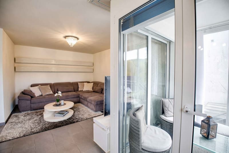 FREISTEHEND AM HANG - 5.5 ZIMMER EINFAMILIENHAUS (2)