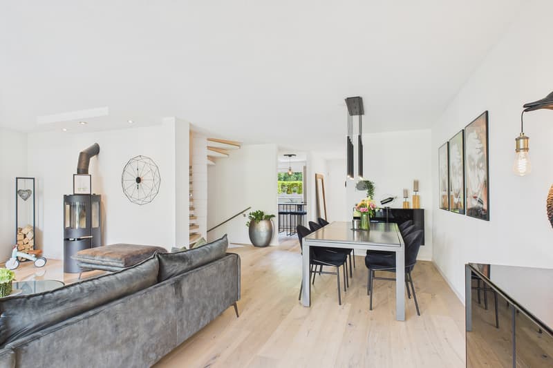 WOHNEN WIE IM HAUS: MAISONETTE MIT EIGENEM GARTEN (3)