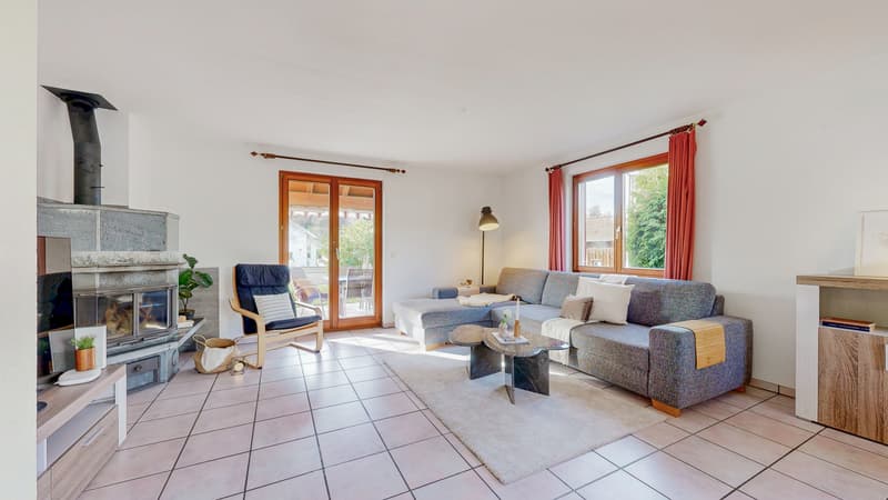 FAIRLY PRICED, DETACHED AND WELL MAINTAINED - 5.5 ROOM DETACHED HOUSE (2)