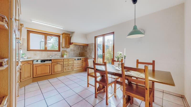 FAIRLY PRICED, DETACHED AND WELL MAINTAINED - 5.5 ROOM DETACHED HOUSE (3)