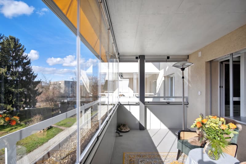 BRIGHT APARTMENT WITH GLAZED BALCONY AND GOOD CONNECTIONS (7)