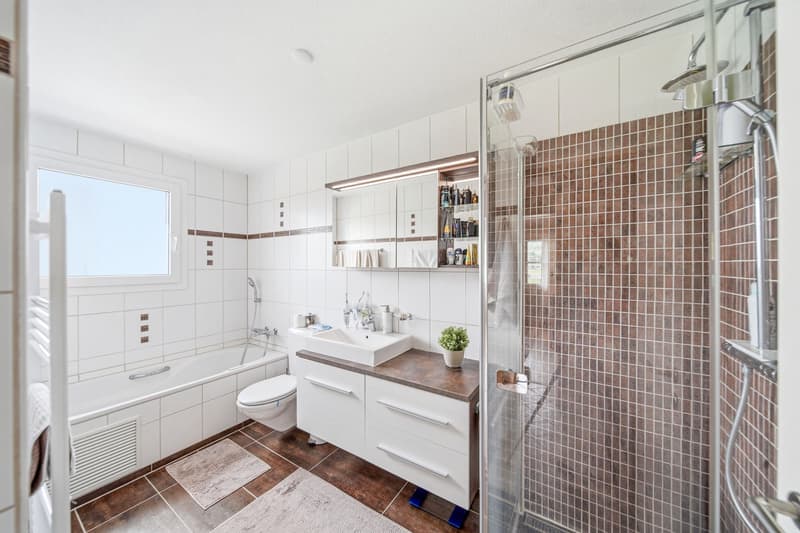 BEAU ET BON - APPARTEMENT DE 4.5 PIÈCES BIEN ENTRETENU DANS LE CENTRE (6)