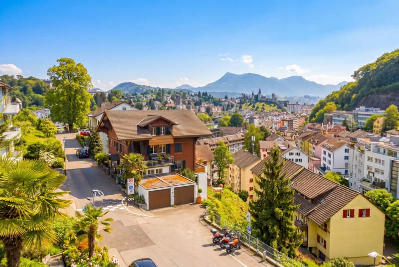 CHALET DE CHARME DANS LA VILLE AVEC TROIS UNITÉS (1)
