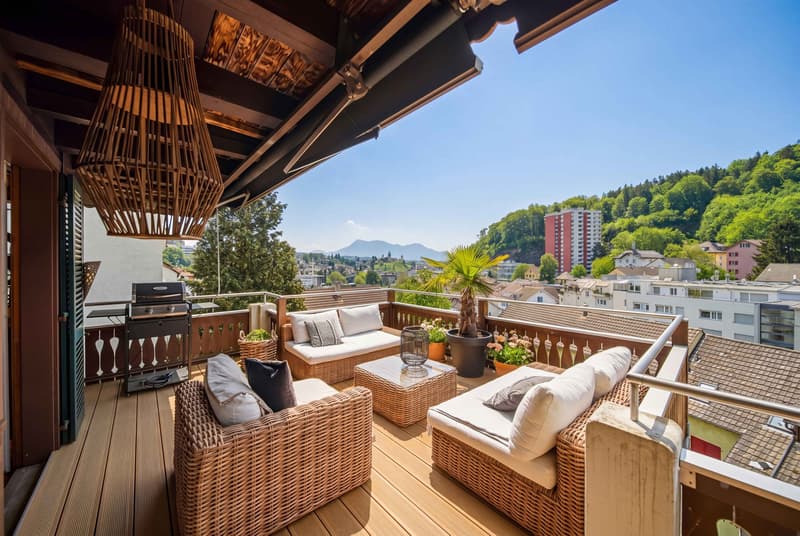 CHALET DE CHARME DANS LA VILLE AVEC TROIS UNITÉS (7)