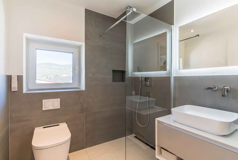COMPLETELY RENOVATED 6.5 ROOM DETACHED HOUSE IN A SMART LOCATION (7)