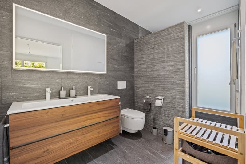 ELEGANTE APPARTAMENTO DI 4,5 LOCALI CON GIARDINO E GRANDE TERRAZZA (4)