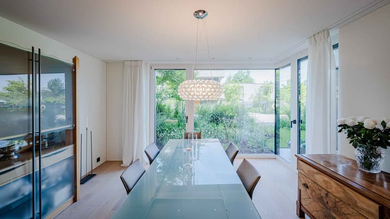 MODERNE ELEGANZ AM SEEUFER - 2024 ERBAUTE DESIGNERWOHNUNG IN LACHEN (4)