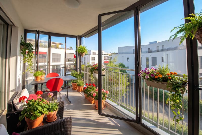 GROSSZÜGIGE 2.5 ZIMMER WOHNUNG MIT WINTERGARTEN (6)
