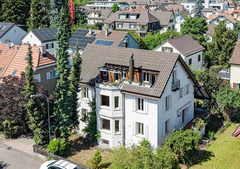 STATTLICHES EINFAMILIENHAUS: 7.5 ZIMMER AUF VIER ETAGEN (1)