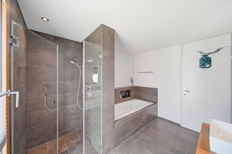 2.5 ZIMMER GARTENWOHNUNG AUF 85 M² - TOPMODERNE ARCHITEKTUR (6)