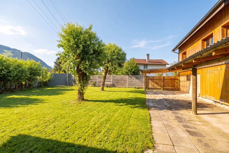 FREISTEHENDES EINFAMILIENHAUS MIT GROSSEM GARTEN IN RÜTHI (7)