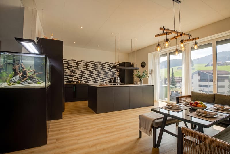STILVOLLES 6.5 ZIMMER DOPPELEINFAMILIENHAUS MIT MODERNSTEM AUSBAUSTANDARD (1)