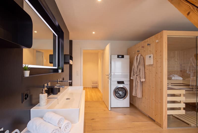 STILVOLLES 5.5 ZIMMER DOPPELEINFAMILIENHAUS MIT MODERNSTEM AUSBAUSTANDARD (1)