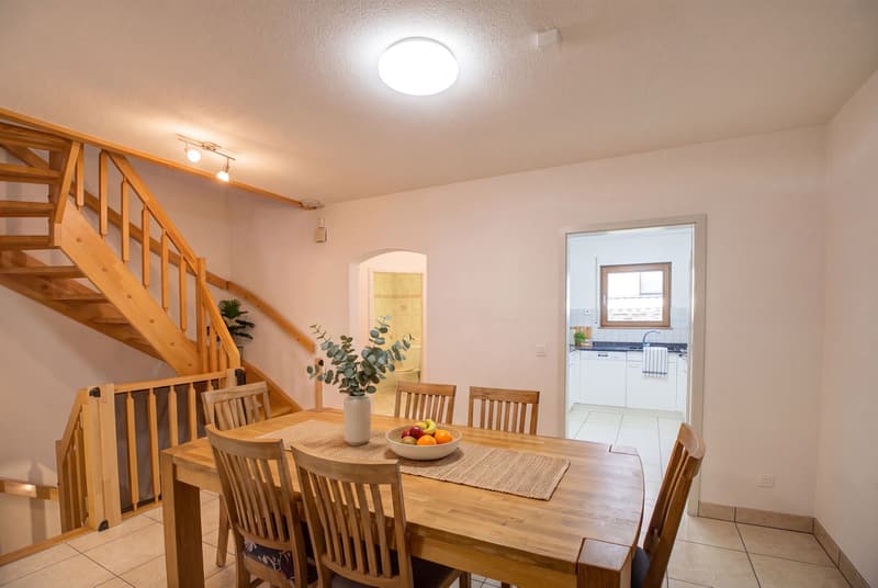 GROSSZÜGIGES REIHENMITTELHAUS IN DER NÄHE DES PFÄFFIKERSEES (3)