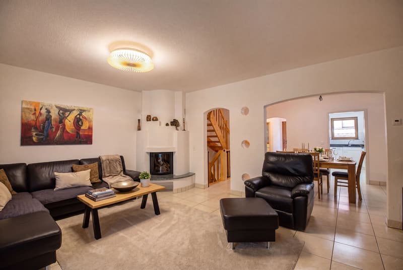 GROSSZÜGIGES REIHENMITTELHAUS IN DER NÄHE DES PFÄFFIKERSEES (2)