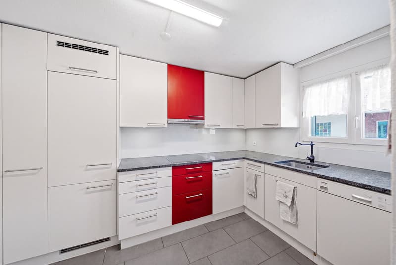4.5 ZIMMER WOHNUNG MIT BLICK AUF DEN BÜRGENSTOCK (2)