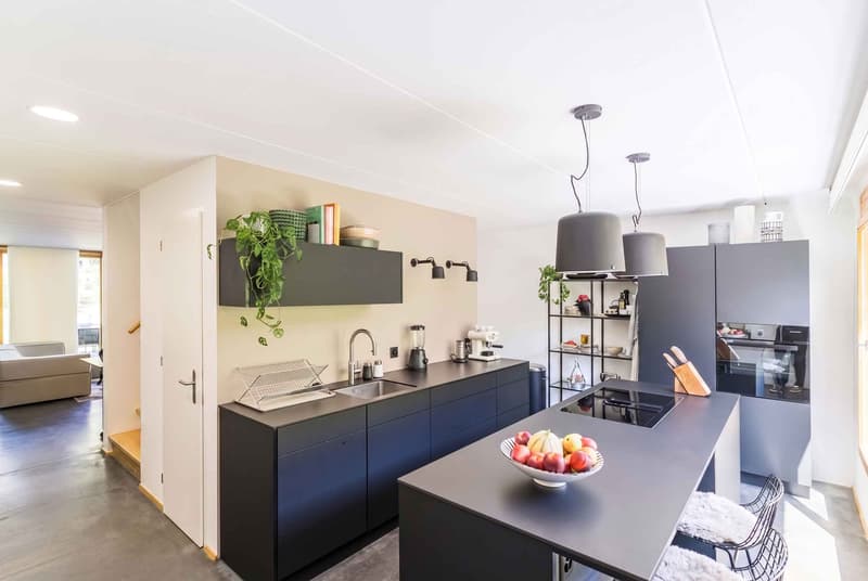 MODERNES 6.5 ZIMMER REIHENMITTELHAUS IN DER NÄHE VON BASEL (2)