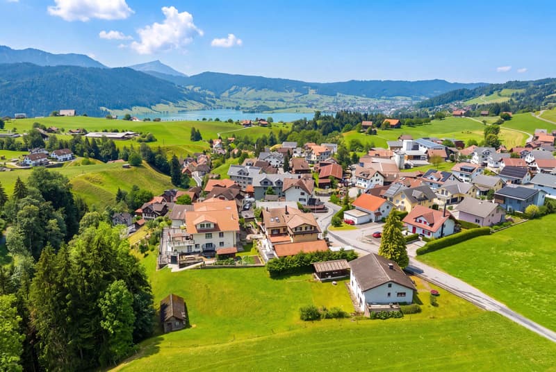 SCHÖNER WEITBLICK IN ATTRAKTIVEM STEUERUMFELD (7)