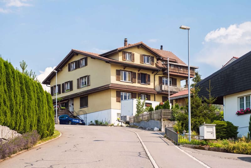 SCHÖNER WEITBLICK IN ATTRAKTIVEM STEUERUMFELD (6)