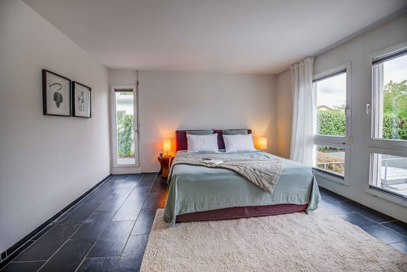 ERHOBEN MIT BLICK INS GRÜNE - GEDIEGENES 6.5 ZIMMER EINFAMILIENHAUS (5)