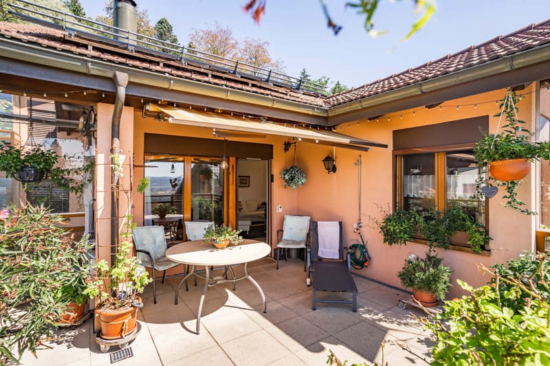 ÜBER DEN DÄCHERN VON GRENCHEN - MAISONETTE-DACHWOHNUNG MIT STADTSICHT (6)