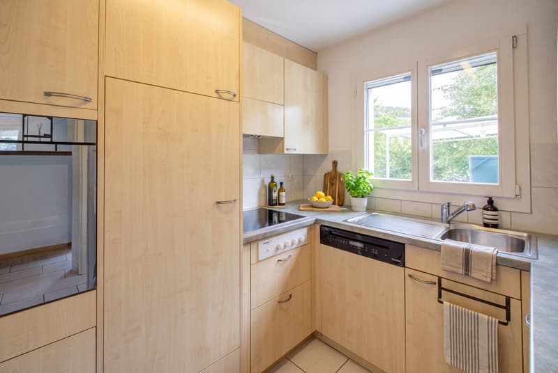 GEPFLEGTES 4.5 ZIMMER REIHENECKHAUS NEBEN DER AARE IN DÖTTINGEN (4)
