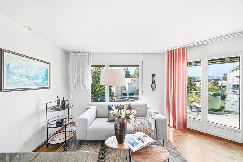 HELLES ZUHAUSE MIT BALKON IN DÜBENDORF (2)