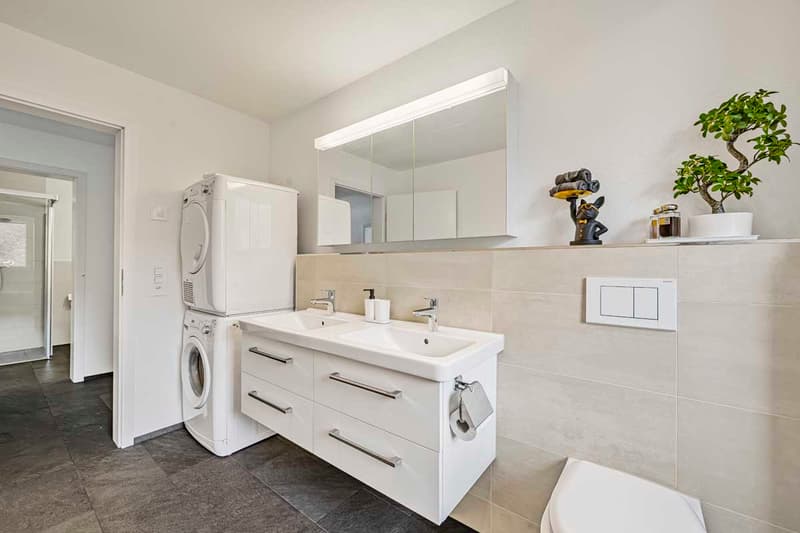 MODERNE MINERGIE-WOHNUNG MITTEN IM LEBEN (4)