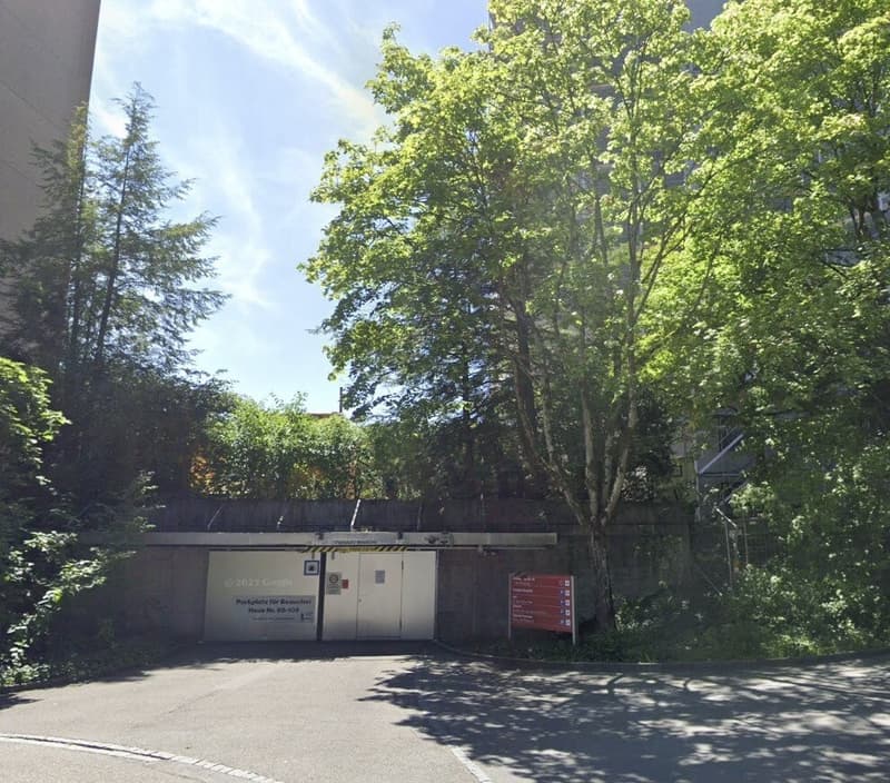 Eingang Einstellhalle