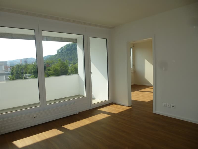 Helle grosszügige 3,5-Zimmerwohnung mit Balkon (8)