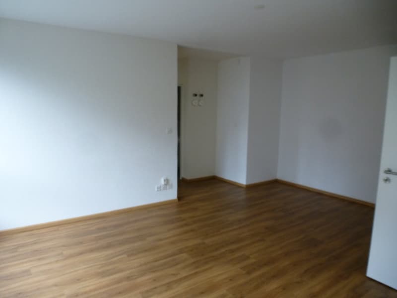 Helle geräumige 2-Zimmerwohnung sucht Nachmieter (5)