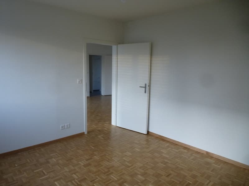 Helle grosszügige 3,5-Zimmerwohnung mit Balkon (6)