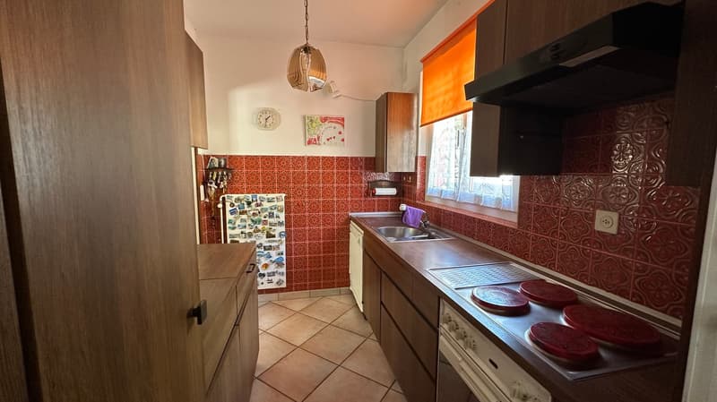 Casa bifamiliare con giardino (5)