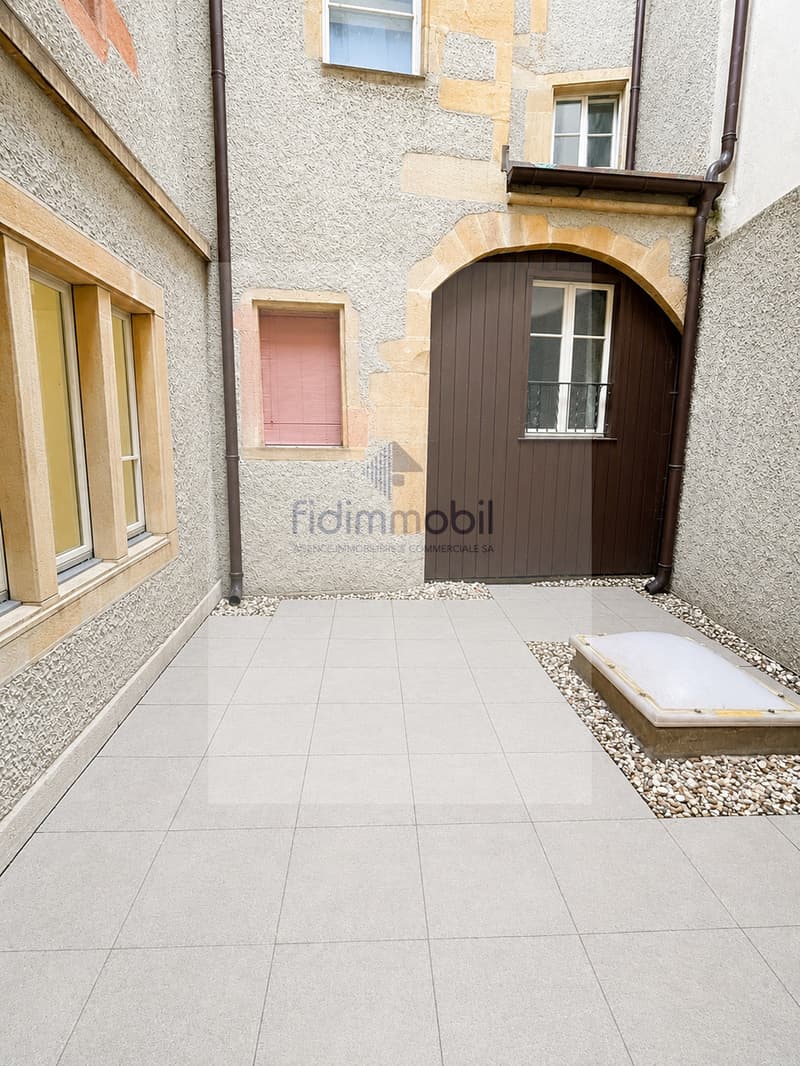 Appartement entièrement rénové au centre-ville (7)