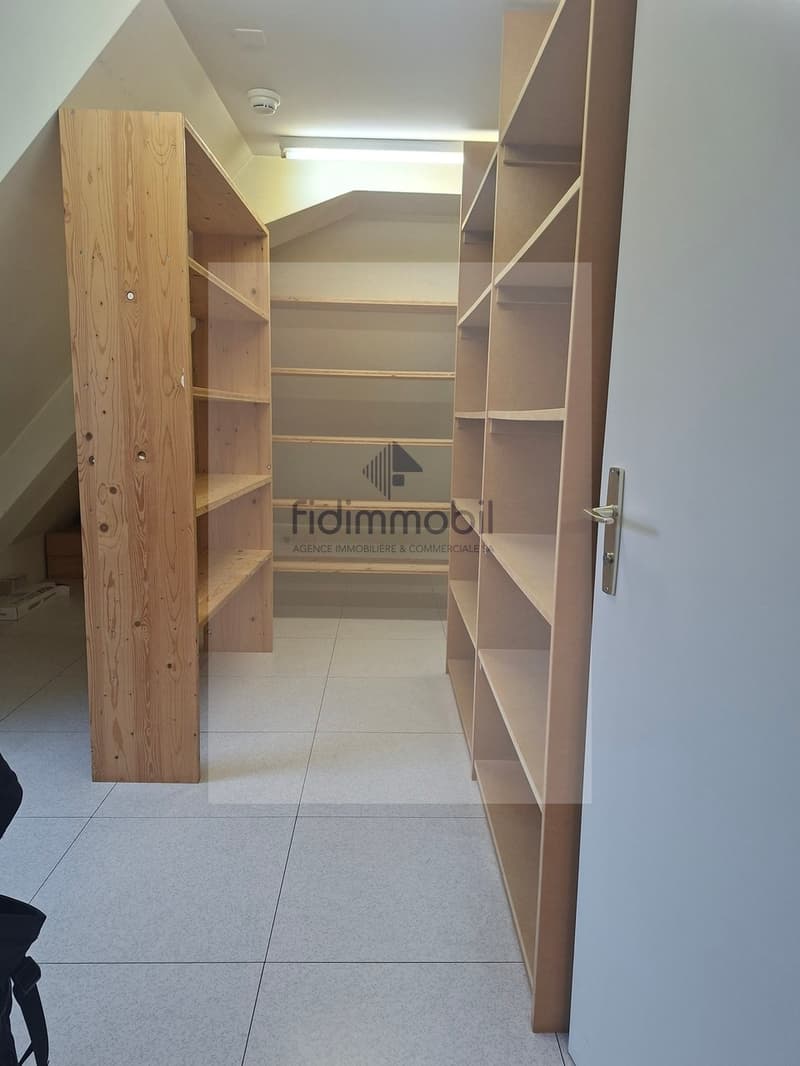 Local commercial pour bureaux, centre ville (6)