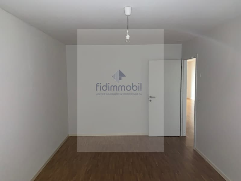 MAGNIFIQUE APPARTEMENT PROCHE DE TOUTES LES COMMODITES (6)