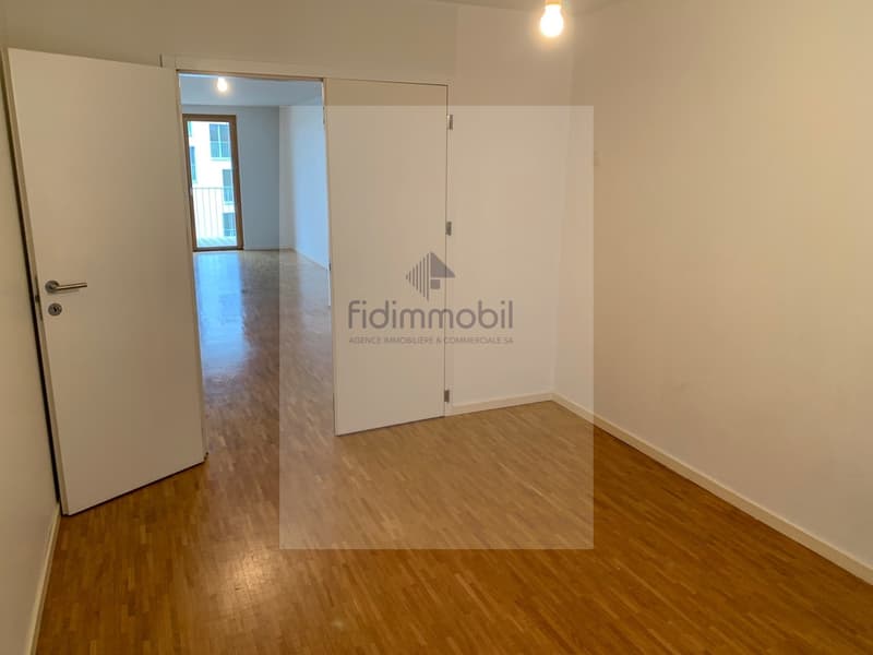 MAGNIFIQUE APPARTEMENT PROCHE DE TOUTES LES COMMODITES (4)