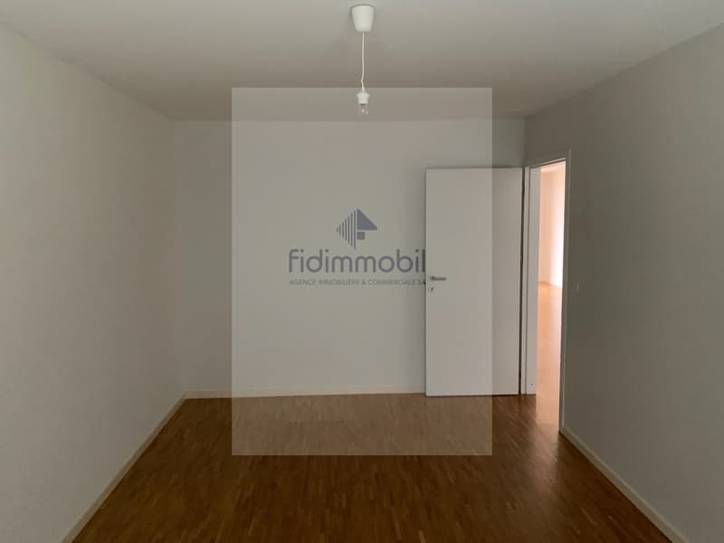 MAGNIFIQUE APPARTEMENT PROCHE DE TOUTES LES COMMODITES (5)