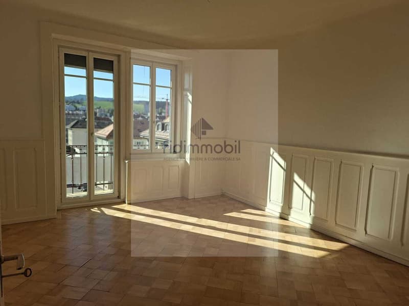 Magnifique appartement de 3,5 pièces, entièrement rénové, Rue Numa-Droz 171, la Chaux-de-Fonds (2)