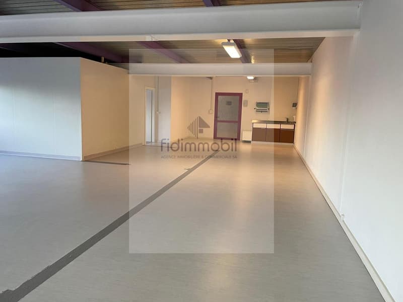 Local commercial / artisanal de 172 m² à louer à Bevaix (5)