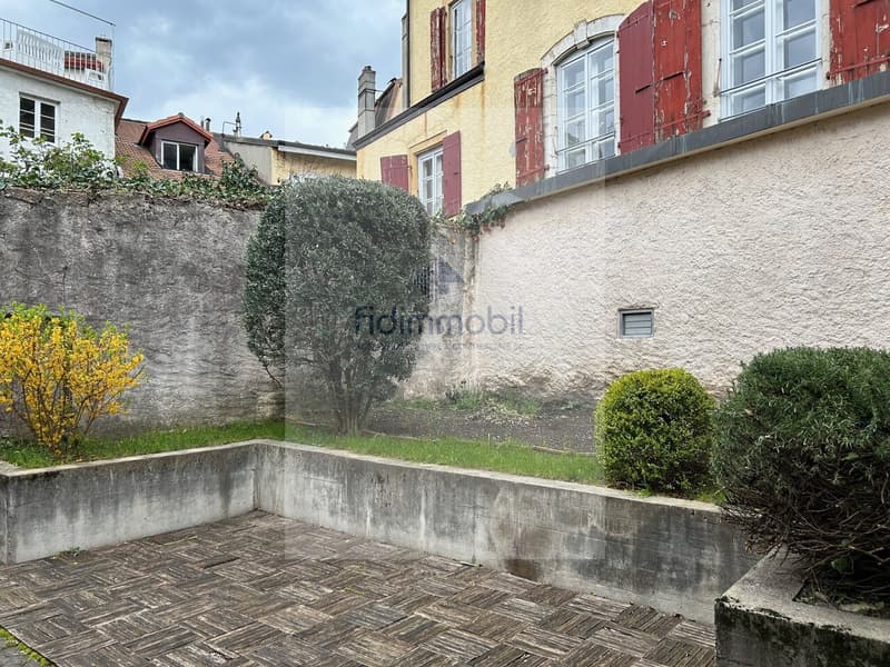 BEL APPARTEMENT EN CENTRE-VILLE PROCHE DE TOUTES LES COMMODITÉS (6)